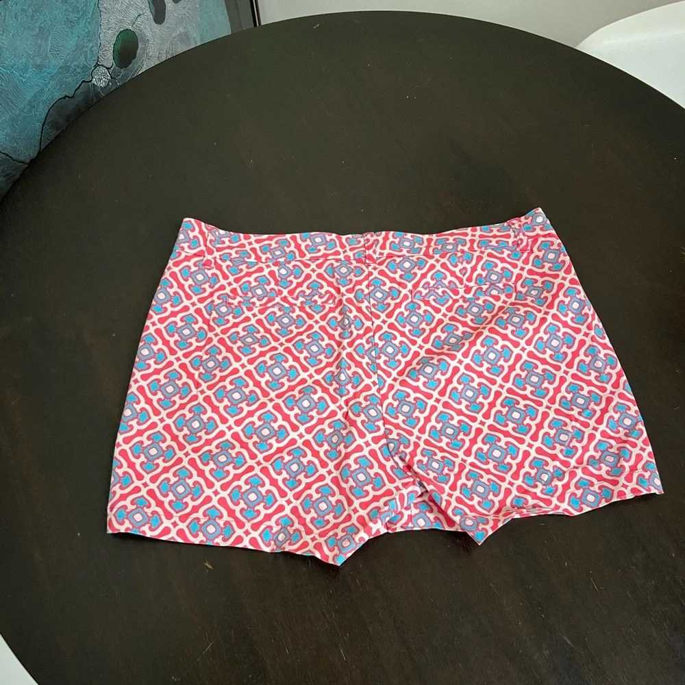 Crown and Ivy Brightly Patterned Shorts in Size 12 - Picture 5 of 5